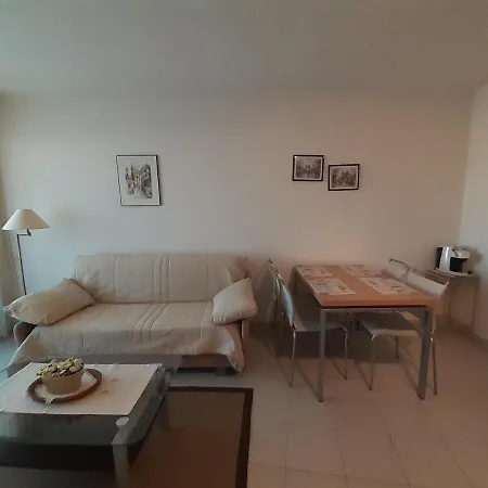 Close To The Sea Apartments
