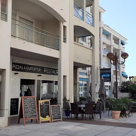 Close To The Sea Apartments *